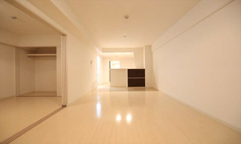 居室・リビング　LDK19.2帖　洋室6.2帖　洋室6.1帖　洋室5.6帖