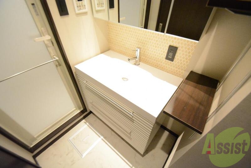 洗面設備　独立洗面台です