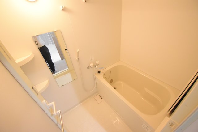 バス・シャワールーム　同物件別部屋参考写真です。