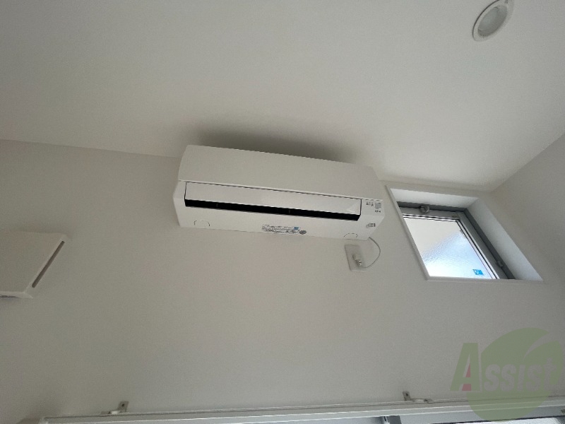 その他設備　エアコンをこちらになります。年中安心ですね。