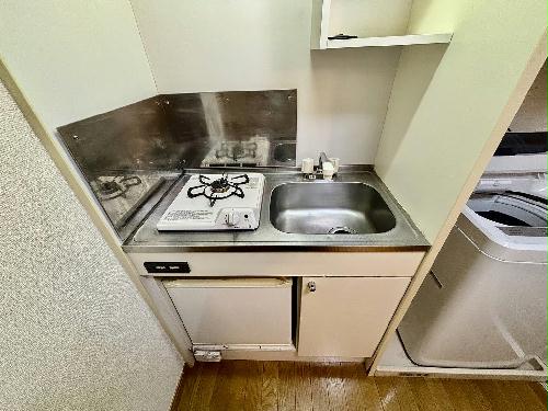 キッチン　設備・仕様は号室により異なる為、現況を優先いたします。