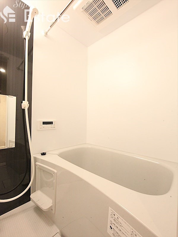 バス・シャワールーム　バスルーム