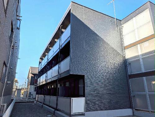 レオパレスアヴァンティの建物外観