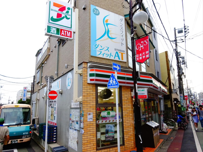 コンビニ　セブンイレブン世田谷区下高井戸店（コンビニ）まで270m