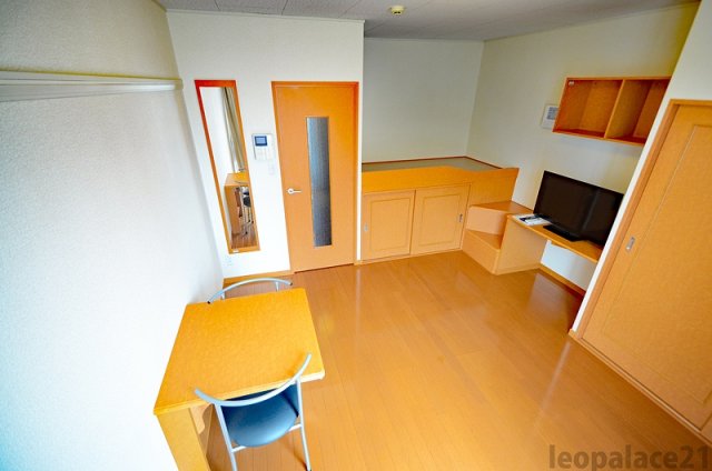 居室・リビング　こちらの居間で趣味の時間をお楽しみください