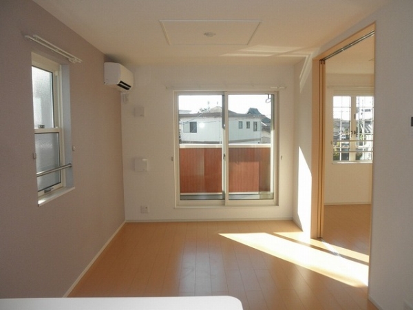 居室・リビング　日あたり良好、団らんスペース