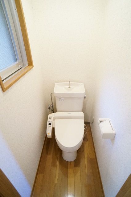 トイレ　他号室。参考写真