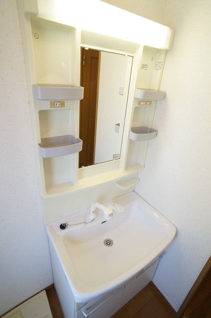 洗面設備　他号室。参考写真