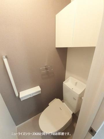 トイレ　※同タイプ部屋の写真です。