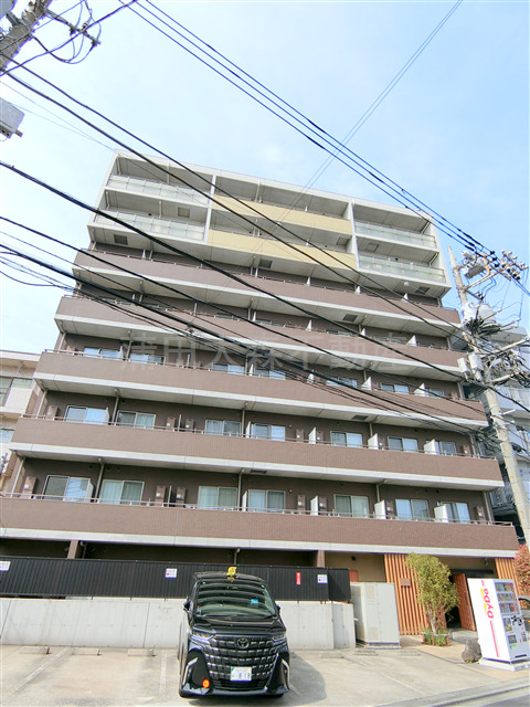 建物外観　2008年9月築　RC鉄筋コンクリート造地上8階建て1K 1