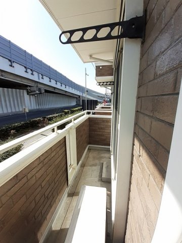 バルコニー　暖かな日差しのふりそそぐバルコニー