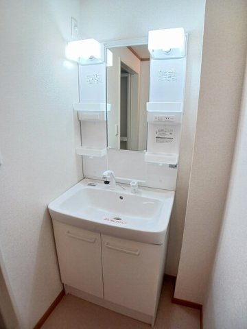 洗面設備　忙しい朝には欠かせない洗面所です