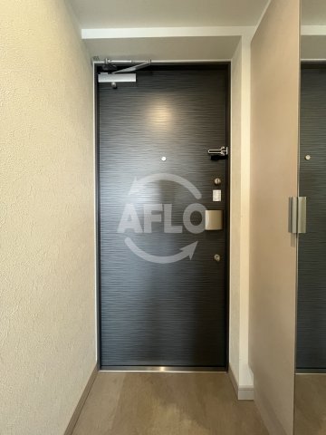 玄関　アドバンス大阪ビヤン　玄関