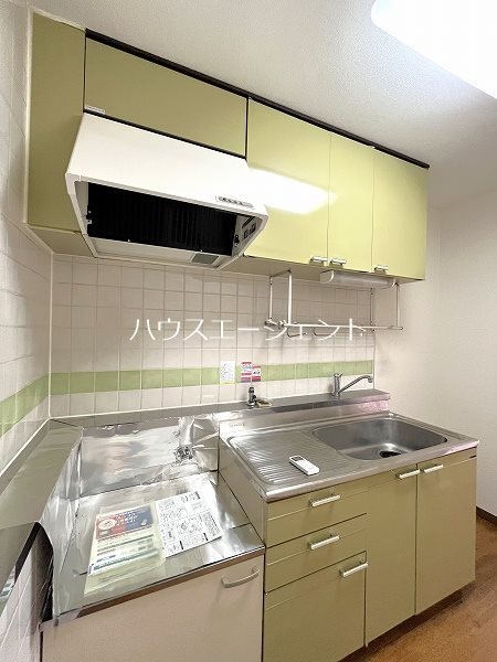 キッチン　広々キッチン２口コンロ設置可です。※参考画像