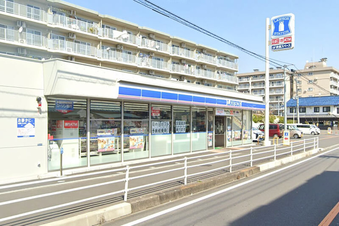 コンビニ　ローソン西鶴間小学校入口店（コンビニ）まで286m