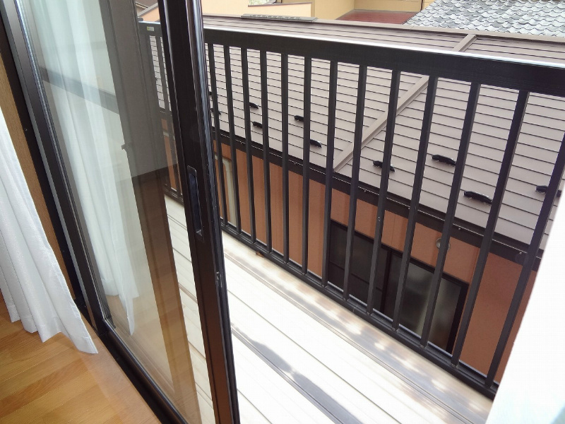 バルコニー　※写真は別号室です