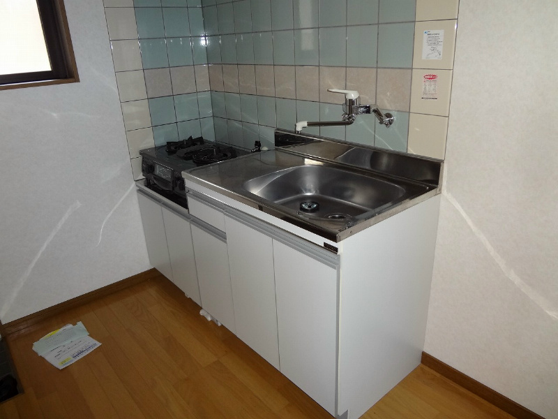 キッチン　※写真は別号室です