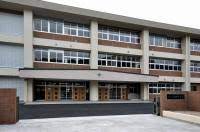 中学校　真庭市立久世中学校（中学校）まで2500m