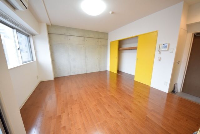 居室・リビング　お部屋ごとにカラーが異なります。内見時にご確認下さい。