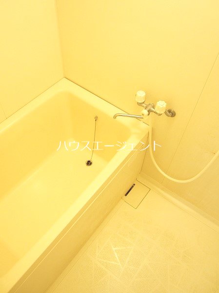 バス・シャワールーム　バストイレ別です※参考写真