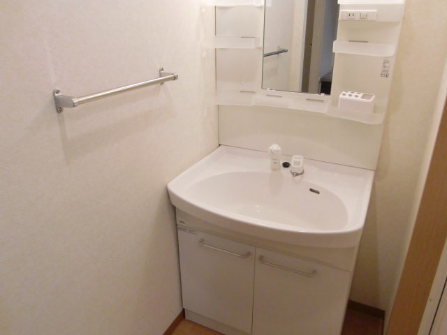 洗面設備　参考写真（同建物別部屋のものです）