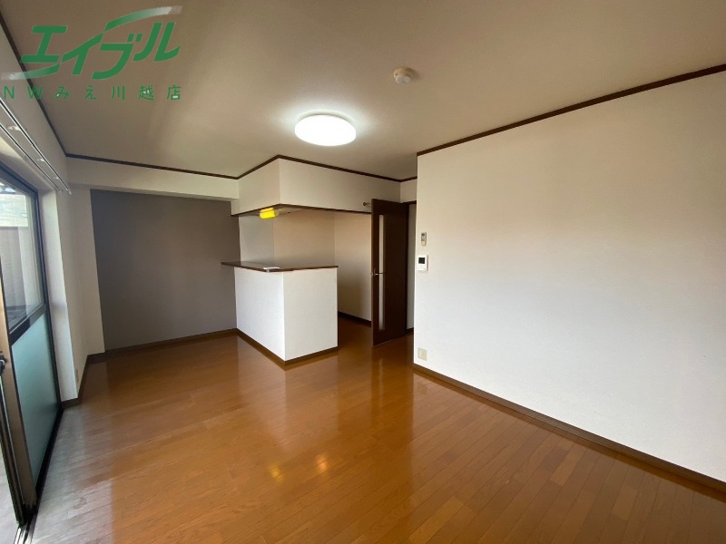 居室・リビング　別部屋参考写真です