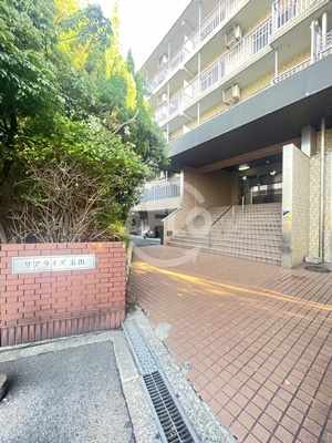 エントランス　リアライズ玉出　エントランス