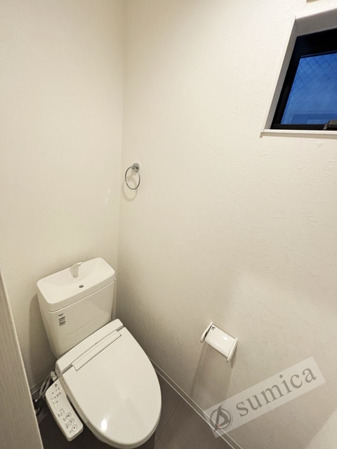 トイレ　温水洗浄便座付き♪♪