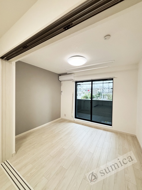 バルコニー　アクセントクロスがオシャレを演出♪