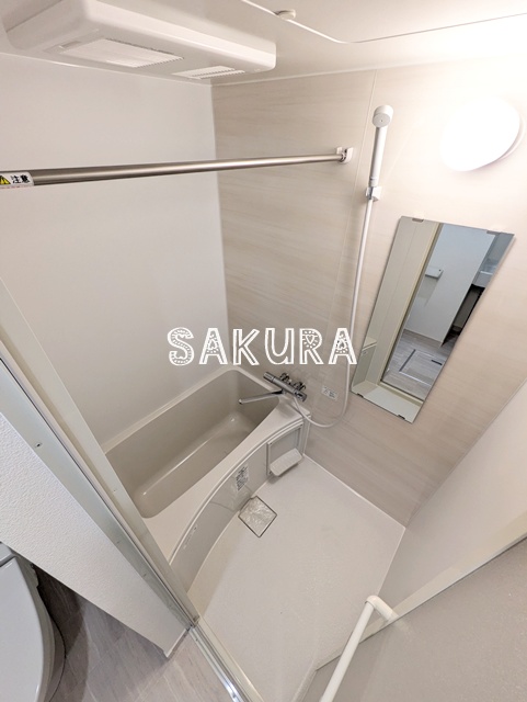 バス・シャワールーム　雨の日でも安心の浴室乾燥機付きです♪