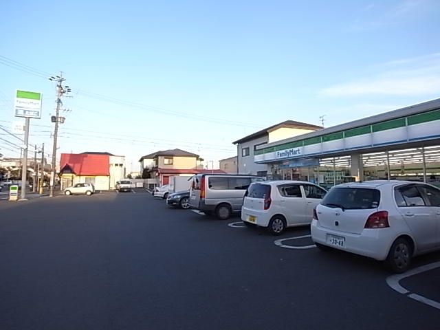 コンビニ　ファミリーマート（コンビニ）まで394m