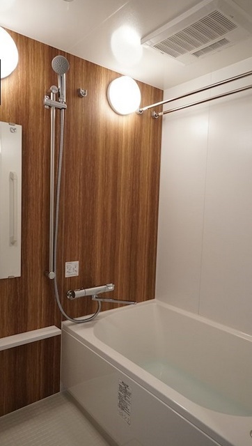 バス・シャワールーム　バスルーム