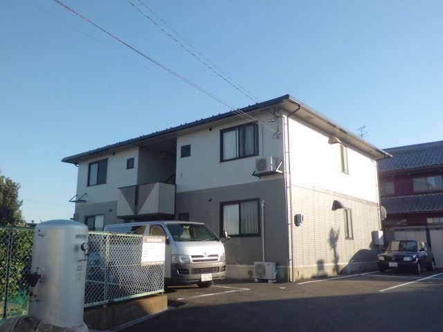 建物外観　中階段の軽量鉄骨コーポタイプ