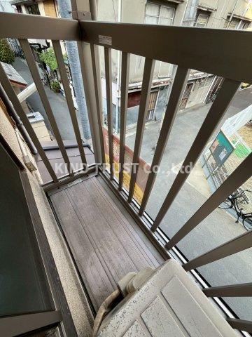 バルコニー　開放的で明るい空間を演出してくれるバルコニーです