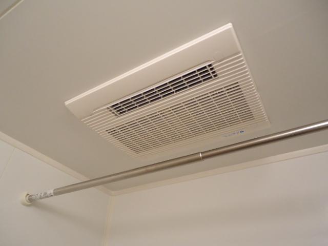 バス・シャワールーム　浴室換気乾燥機