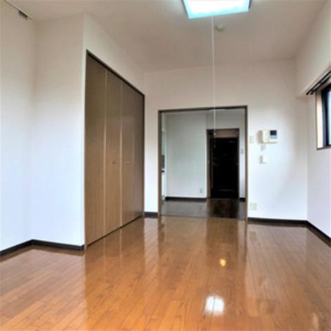 居室・リビング　室内