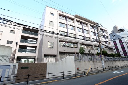 中学校　大阪市立天満中学校（中学校）まで696m