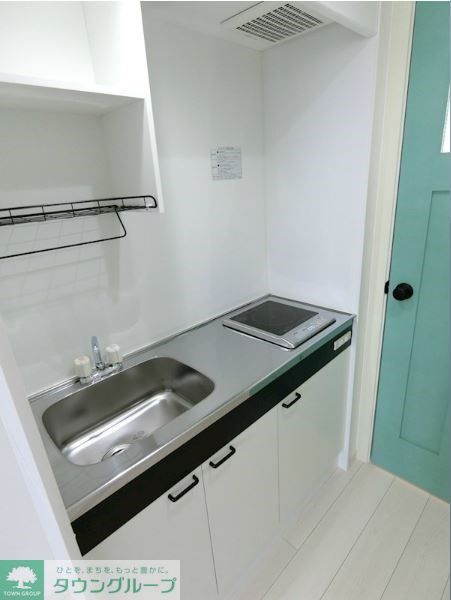 キッチン　一人暮らしに丁度いいサイズ、お手入れ楽々のIHキッチンです！