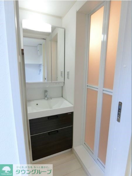 洗面設備　シャンプードレッサーが標準装備！朝の身支度が快適に♪