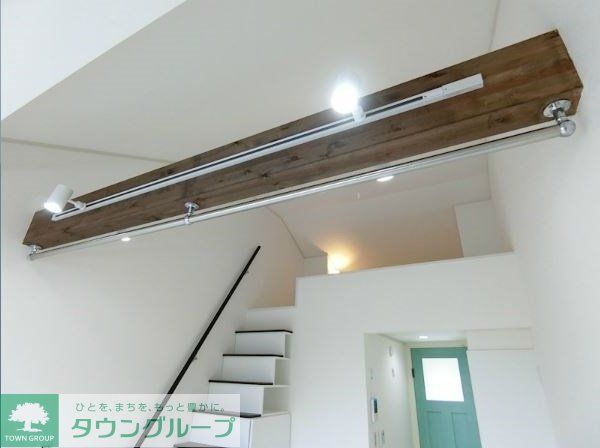 その他設備　梁（はり）は照明や室内干しにもなるので実用的！