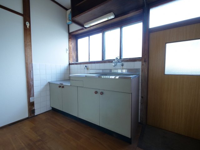 キッチン　※写真は別の部屋のものです。