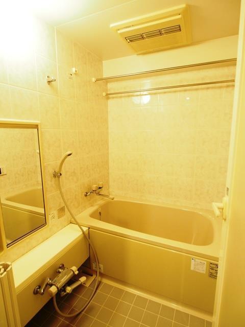 バス・シャワールーム　追い炊き機能付きバスでおすすめ！