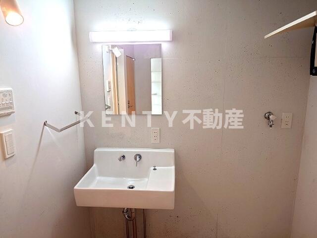 洗面設備　スペースが確保できる洗面所です