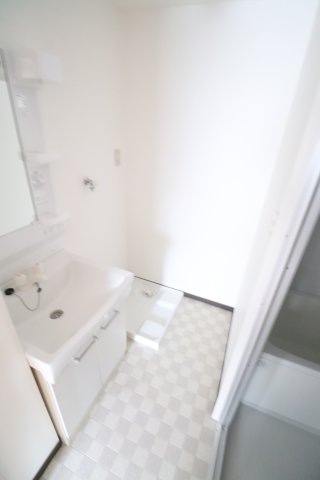 洗面設備　※同間取り、別号室のお写真になります。