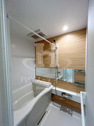 バス・シャワールーム　コンパクトで使いやすいお風呂です