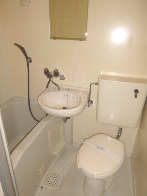 洗面設備　※同タイプの他のお部屋です