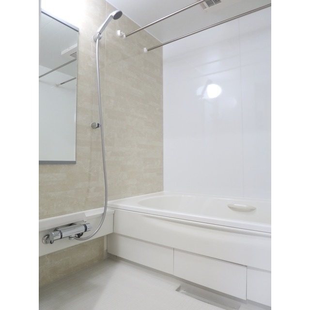 バス・シャワールーム　バスルーム