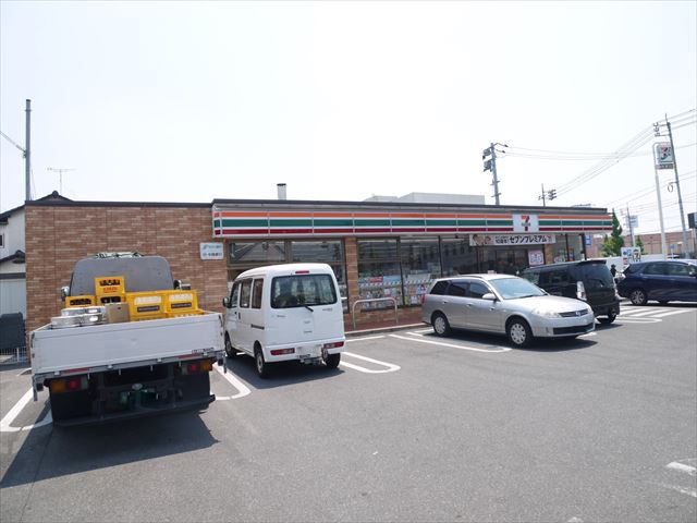 コンビニ　セブンイレブン平井４丁目店（コンビニ）まで374m