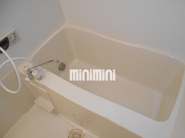 バス・シャワールーム　清潔感のある浴室です。