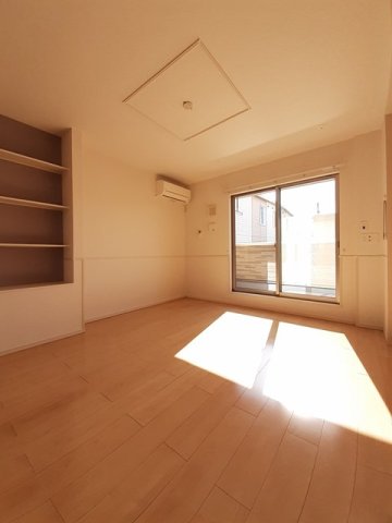 居室・リビング　こちらのリビングで趣味の時間をお楽しみください